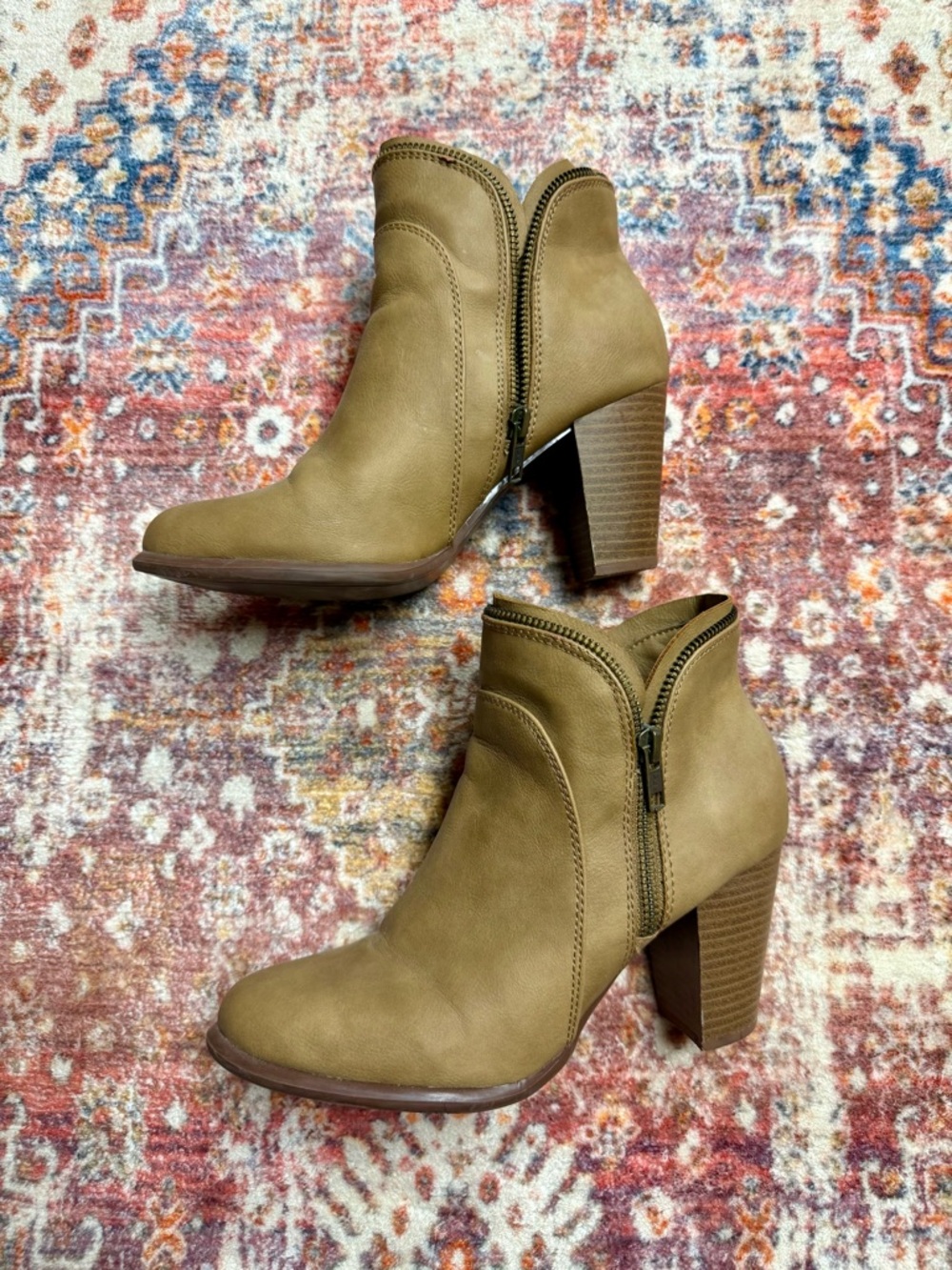 Tan Ankle Booties Block Heel Side Zip Margaritaville Jazz 7.5